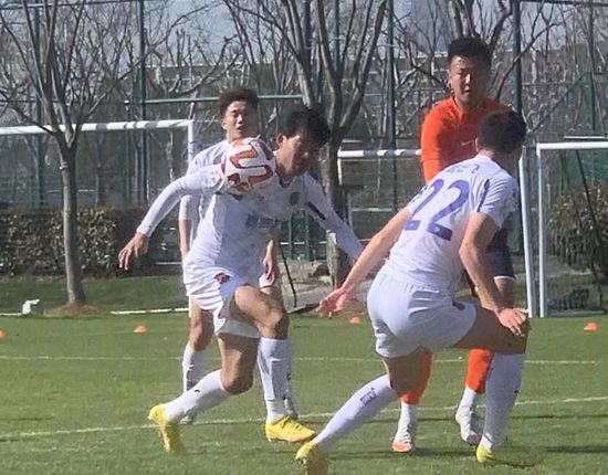 一线天馒头